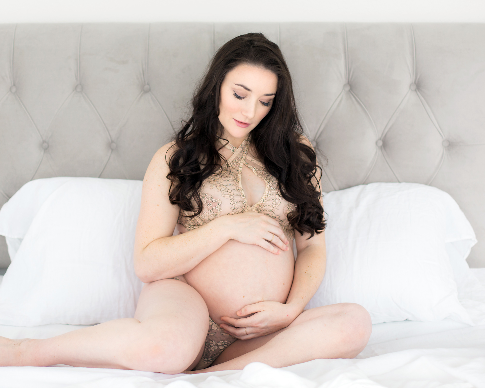 Shea Mayberry of Shea Mayberry Photography in Dallas Texas Boudoir and Photography shares an intimate maternity session. dallas maternity boudoir