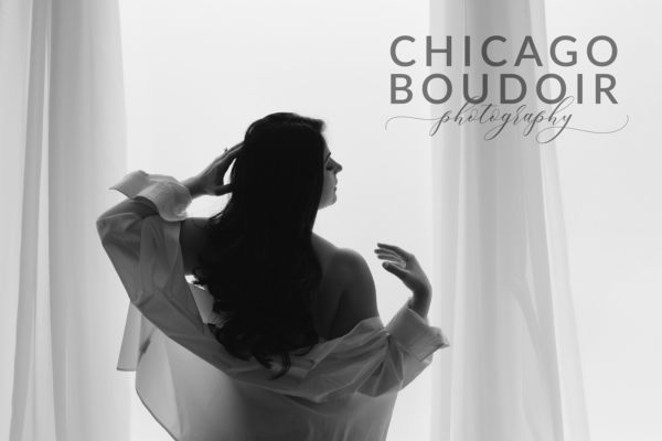 Liz Hansen of Chicago Boudoir Photography is a Chicago, Illinois boudoir photographer and is giving us 10 Tips for an Unforgettable Boudoir Shoot! If you are ready to have the best boudoir experience, and want to learn how to prepared, read these tips for an Unforgettable Boudoir Shoot!