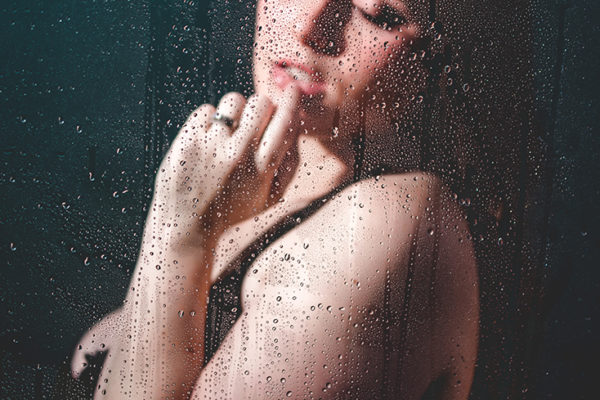 Shawn Sawyer of Magnolia House Studio is a Virginia Beach, Virginia boudoir photographer and is giving us a sneak peak at her shower boudoir sessions! If you are ready to have the best boudoir experience, and something a little different - try a shower boudoir session. Wetter is better!