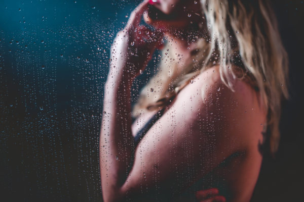 Shawn Sawyer of Magnolia House Studio is a Virginia Beach, Virginia boudoir photographer and is giving us a sneak peak at her shower boudoir sessions! If you are ready to have the best boudoir experience, and something a little different - try a shower boudoir session. Wetter is better!