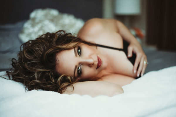 Jennifer K. Engedal of Lush Mama Boudoir is a Eau Claire, Wisconsin boudoir photographer and is giving some reasons for why boudoir photography for moms is so important ! If you are ready to have the best boudoir experience after babies, this is for why boudoir photography for moms is going to be your best bet!